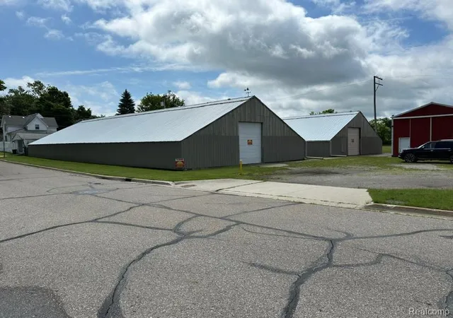 Homes for sale in Lapeer, MI | 350 N Jackson St, Lapeer, MI 48446 | MLS# 60927417