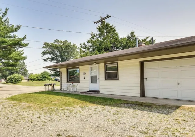 3rd image of 199 Gasoline Aly, Houghton Lake, MI 48629 | MLS# 50164570