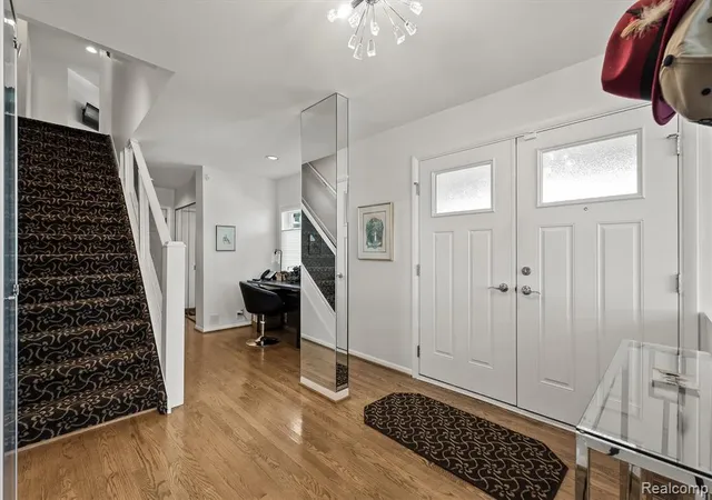 Photo 4 of Single family home for sale at 1424 W Oakley Park Rd, Commerce Twp, MI 48390 1141 | MLS# 61025731 | Listing updated on 2026-08-31