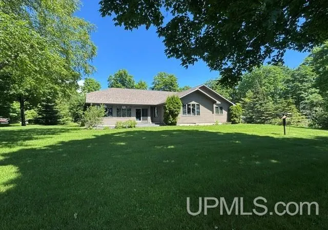 Homes for sale in Escanaba, MI | 5225 E State Hwy M35 Hwy, Escanaba, MI 49829 | MLS# 50212891