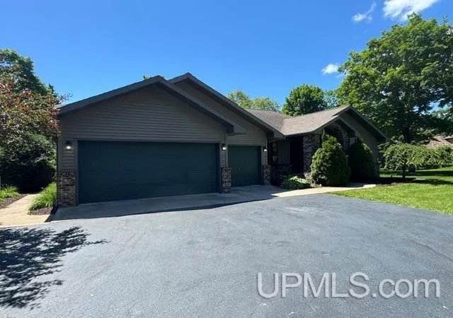 Homes for sale in Escanaba, MI | 5225 E State Hwy M35 Hwy, Escanaba, MI 49829 | MLS# 50212891