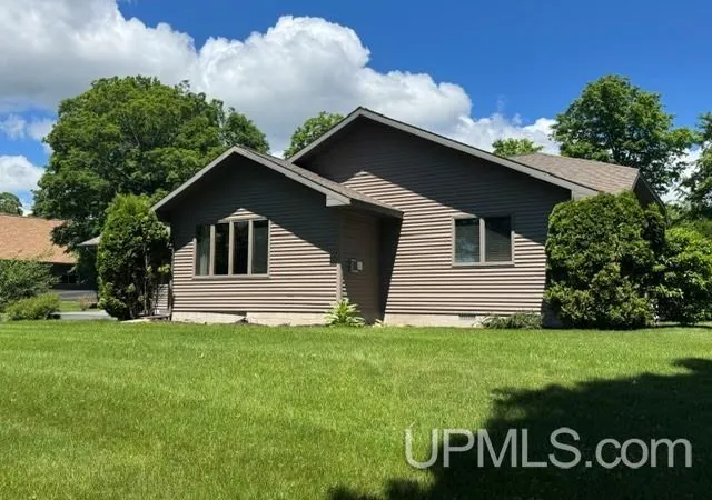 Homes for sale in Escanaba, MI | 5225 E State Hwy M35 Hwy, Escanaba, MI 49829 | MLS# 50212891