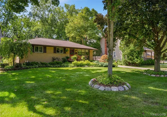 Photo 2 of Sale Pending at 15861 Foch St, Livonia, MI 48154 3464 | MLS# 61023145 | Listing updated on 2026-09-09