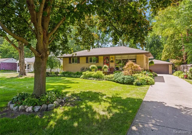 Photo 3 of Sale Pending at 15861 Foch St, Livonia, MI 48154 3464 | MLS# 61023145 | Listing updated on 2026-09-09