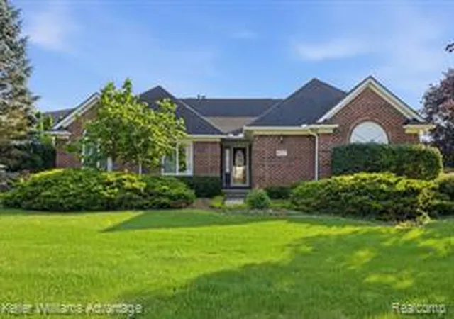 Homes for sale in South Lyon, MI | 9722 Sunnywood Trl, South Lyon, MI 48178 | MLS# 61009753