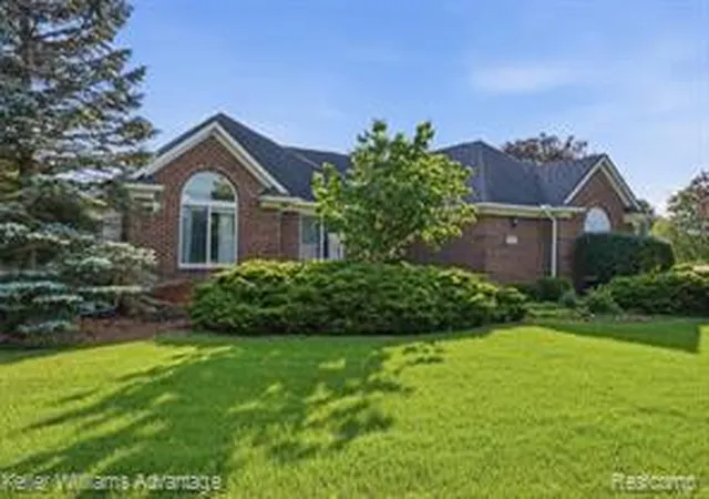 Homes for sale in South Lyon, MI | 9722 Sunnywood Trl, South Lyon, MI 48178 | MLS# 61009753
