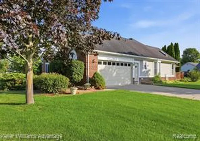 Homes for sale in South Lyon, MI | 9722 Sunnywood Trl, South Lyon, MI 48178 | MLS# 61009753