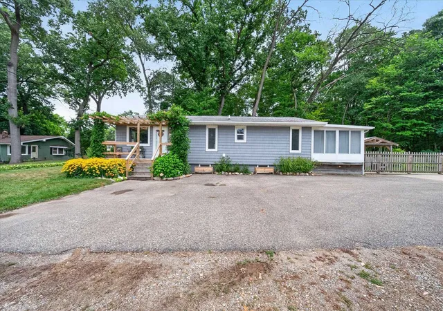 4th image of 172 St Marys Lake Rd, Battle Creek, MI 49017 | MLS# 80072133