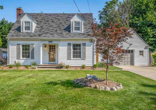 1st image of 1028 Clover St, Kalamazoo, MI 49008 | MLS# 70222033