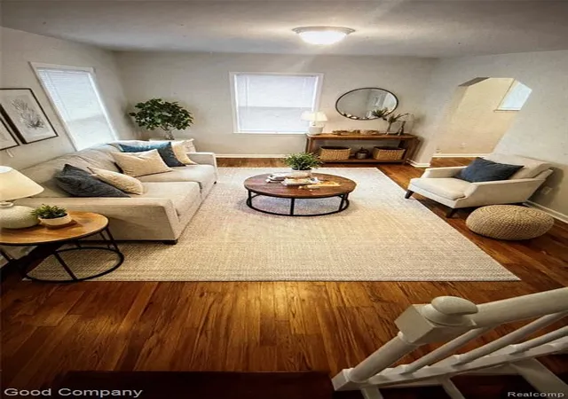 3rd image of 15649 E 7 Mile Rd, Detroit, MI 48205 | MLS# 60376080