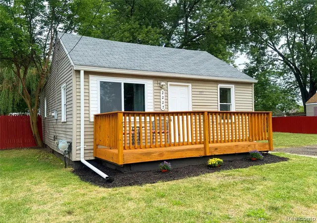 1st image of 2227 E Boatfield Ave, Burton, MI 48529 1783 | MLS# 61023345