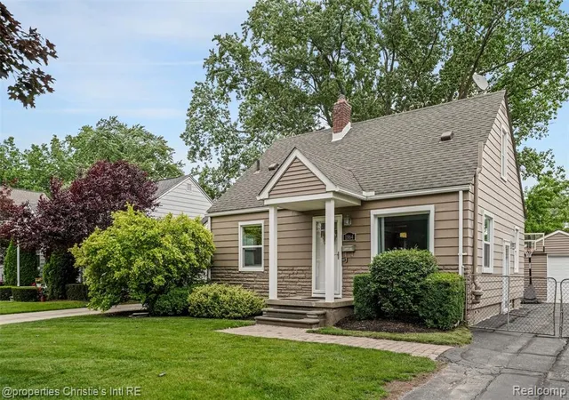 Homes for sale in Berkley, MI | 1864 Cummings Ave, Berkley, MI 48072 | MLS# 61005860