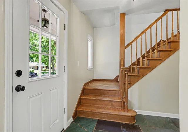 Photo 3 of Sale Pending at 1653 Ridgeview St, Grand Rapids, MI 49506 | MLS# 70539331 | Listing updated on 2026-06-30