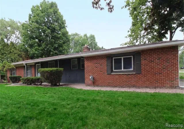 Photo 1 of Single family home for sale at 1239 Ashover Dr, Bloomfield Hills, MI 48304 1105 | MLS# 61023545 | Listing updated on 2026-09-13