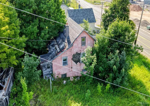 Photo 3 of Single family home for sale at 49032 Military Rd, Hancock, MI 49930 | MLS# 50218033 | Listing updated on 2026-08-11