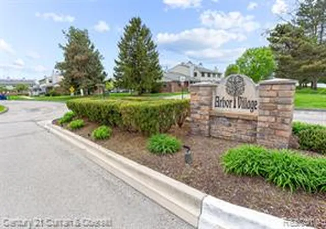 Homes for sale in Canton, MI | 1921 Vine Way Dr, Canton, MI 48188 | Houzeo