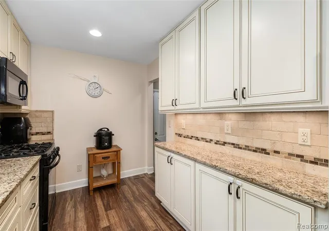 Photo 5 of Sale Pending at 5220 Rockway Dr, Columbiaville, MI 48421 | MLS# 61017159 | Listing updated on 2026-08-16