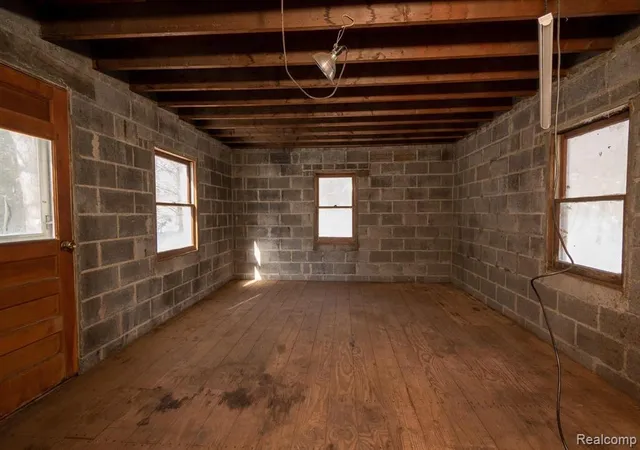3rd image of 20509 Clark Rd, New Boston, MI 48164 | MLS# 60027904