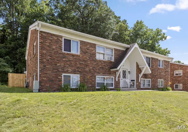 1st image of 1860 Prairie Pkwy, Wyoming, MI 49519 | MLS# 70542344