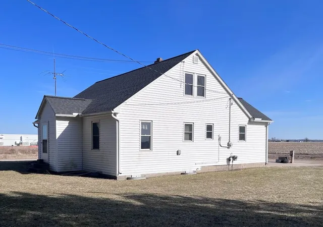 Homes for sale in Pinconning, MI | 1066 E Pinconning Rd, Pinconning, MI 48650 | MLS# 50104672