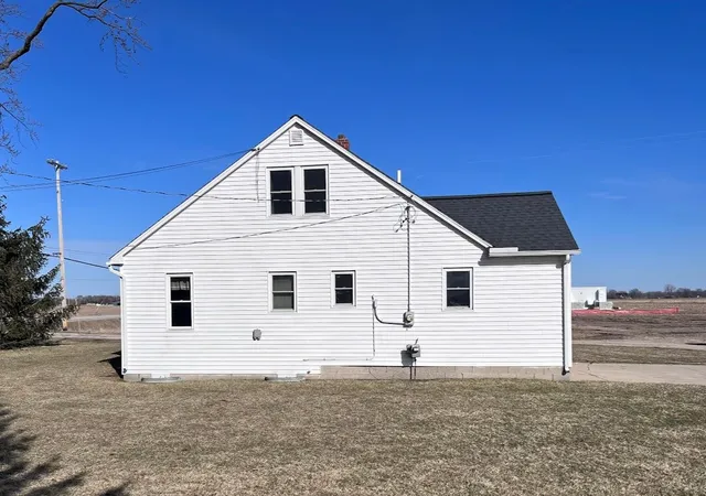 Homes for sale in Pinconning, MI | 1066 E Pinconning Rd, Pinconning, MI 48650 | MLS# 50104672