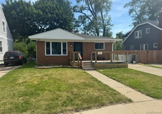 Homes for sale in Hazel Park, MI | 1530 E Evelyn Ave, Hazel Park, MI 48030 | MLS# 61005171