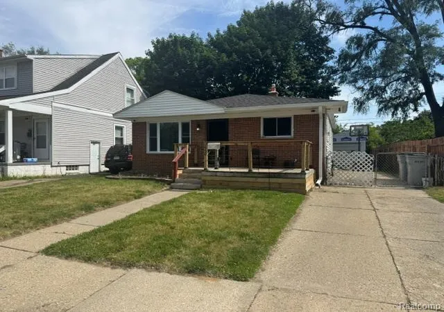 Homes for sale in Hazel Park, MI | 1530 E Evelyn Ave, Hazel Park, MI 48030 | MLS# 61005171