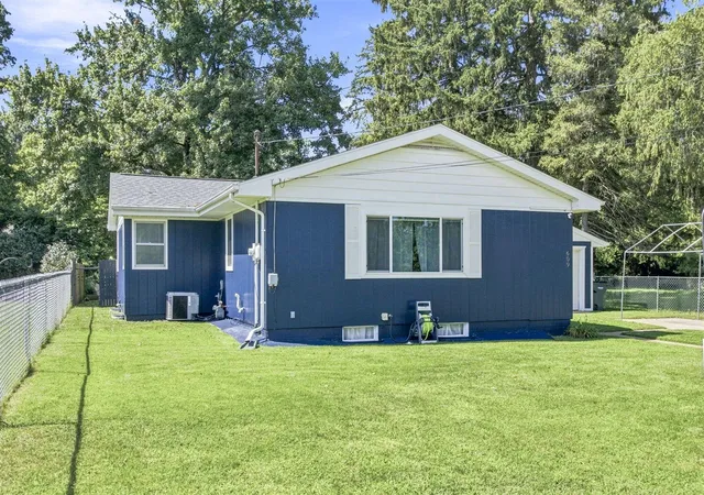 Photo 5 of Single family home for sale at 609 S Mechanic St, Berrien Springs, MI 49103 | MLS# 70555560 | Listing updated on 2026-09-05