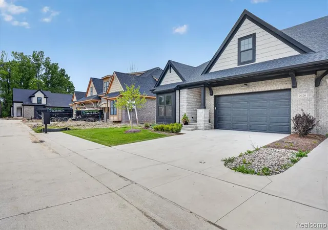 Photo 4 of Condo for sale at 2020 Breckenridge Ct, Rochester Hills, MI 48307 | MLS# 61022093 | Listing updated on 2026-10-08