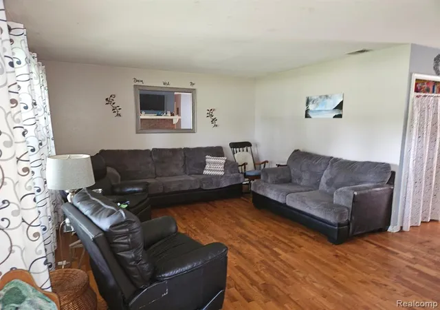 Photo 2 of Sale Pending at 6172 W Court St, Flint, MI 48532 | MLS# 60330745 | Listing updated on 2025-06-17