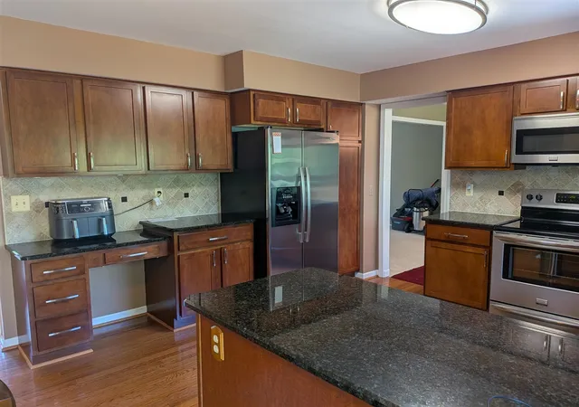 2nd image of 22248 N Innsbrook Dr, Northville, MI 48167 | MLS# 70534841