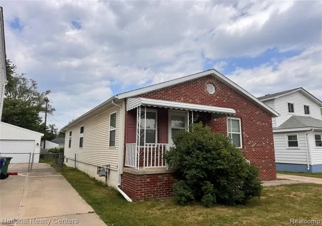 Homes for sale in Garden City, MI | 28802 Birchlawn St, Garden City, MI 48135 | MLS# 61000361