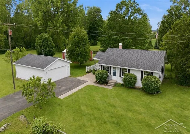 Homes for sale in Midland, MI | 2138 S Smiths Crossing Rd, Midland, MI 48640 | MLS# 50213569