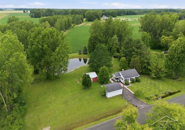 Homes for sale in Midland, MI | 2138 S Smiths Crossing Rd, Midland, MI 48640 | MLS# 50213569