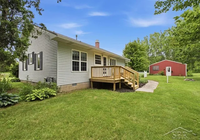 Homes for sale in Midland, MI | 2138 S Smiths Crossing Rd, Midland, MI 48640 | MLS# 50213569