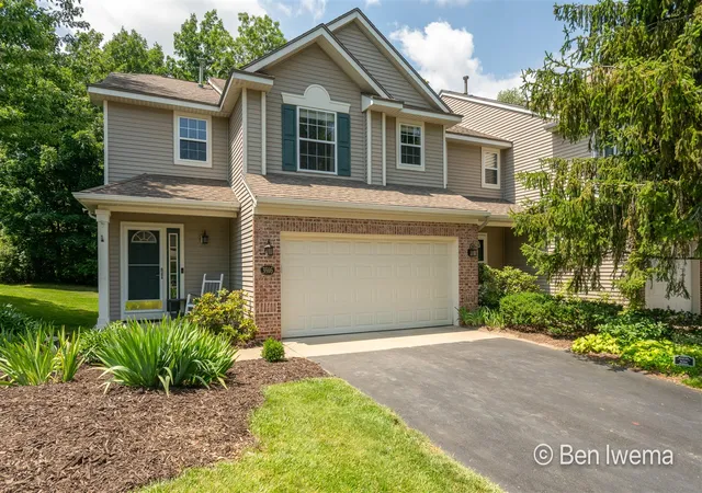 Homes for sale in Kentwood, MI | 3916 Old Elm Dr, Kentwood, MI 49512 | MLS# 70544487