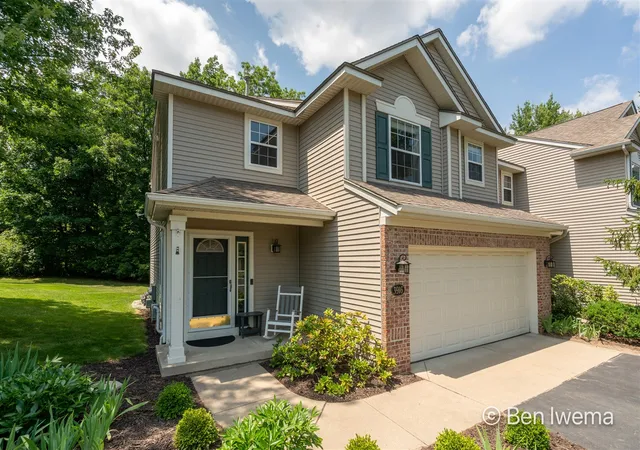 Homes for sale in Kentwood, MI | 3916 Old Elm Dr, Kentwood, MI 49512 | MLS# 70544487