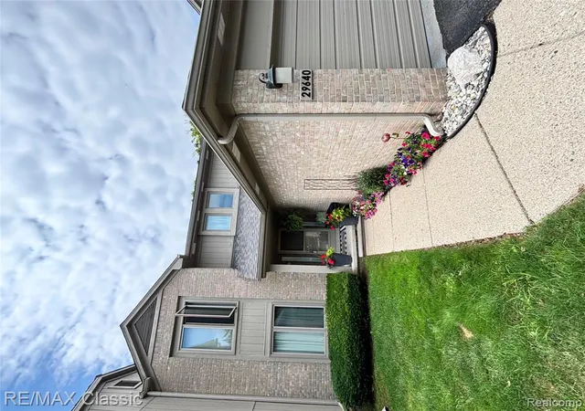Photo 2 of Sale Pending at 29640 Vista Ct, Farmington Hills, MI 48331 | MLS# 60983618 | Listing updated on 2026-07-16