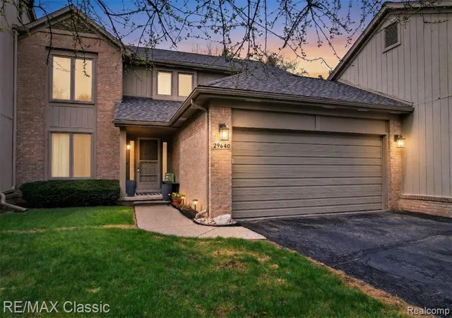 Photo 31 of Sale Pending at 29640 Vista Ct, Farmington Hills, MI 48331 | MLS# 60983618 | Listing updated on 2026-07-16