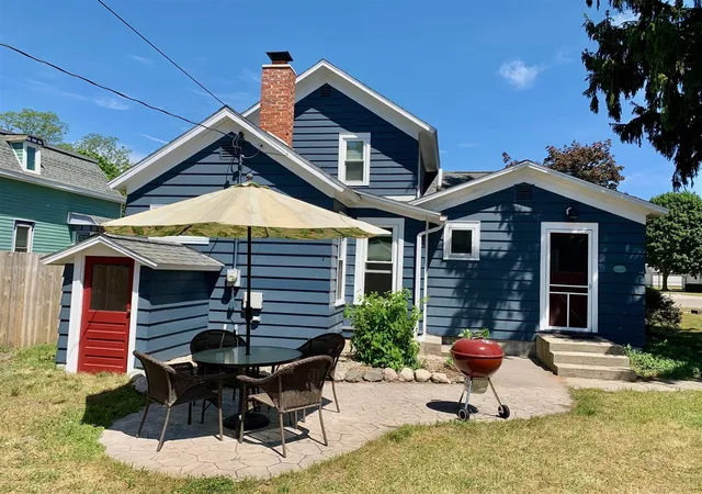 2nd image of 413 N Rath Ave, Ludington, MI 49431 | MLS# 70537002