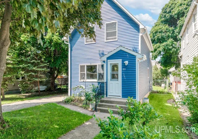 Photo 1 of Single family home for sale at 804 S 18th Street, Escanaba, MI 49829 | MLS# 50216297 | Listing updated on 2026-08-04