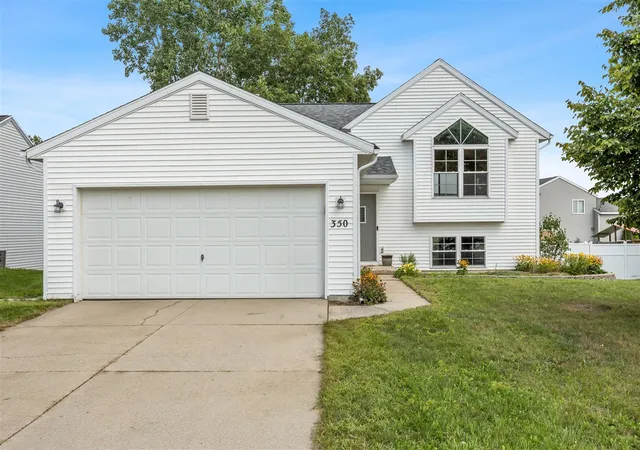 Photo 2 of Single family home for sale at 350 Tall Grass Dr, Cedar Springs, MI 49319 | MLS# 70555017 | Listing updated on 2026-09-10