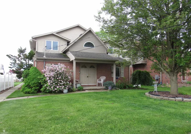 Homes for sale in Harrison Township, MI | 35610 Jeffers Ct, Harrison Township, MI 48045 | MLS# 50133083