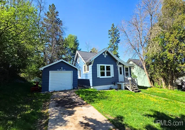 Homes for sale in Iron River, MI | 210 Blossom St, Iron River, MI 49935 | MLS# 50202644
