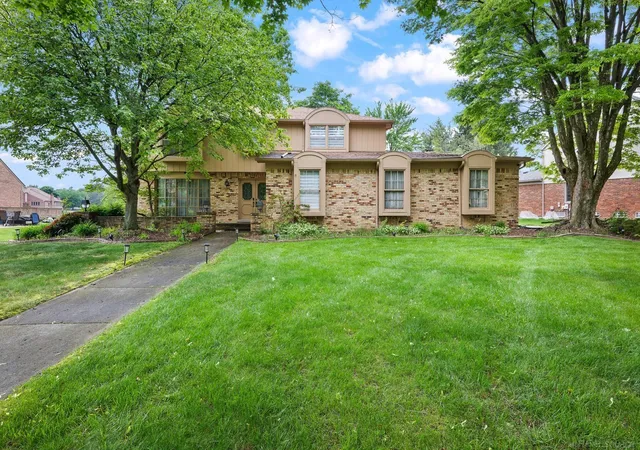 Photo 1 of Single family home for sale at 29801 Deer Run, Farmington, MI 48331 | MLS# 50216122 | Listing updated on 2026-07-24