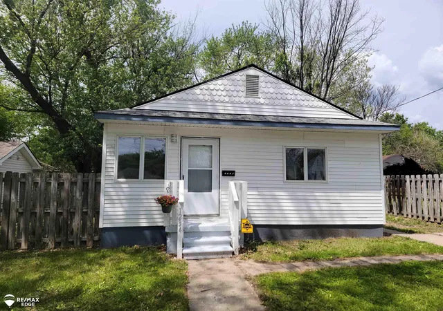 Photo 1 of Single family home for sale at 1234 Huron St, Flint, MI 48507 | MLS# 50175926 | Listing updated on 2026-08-14