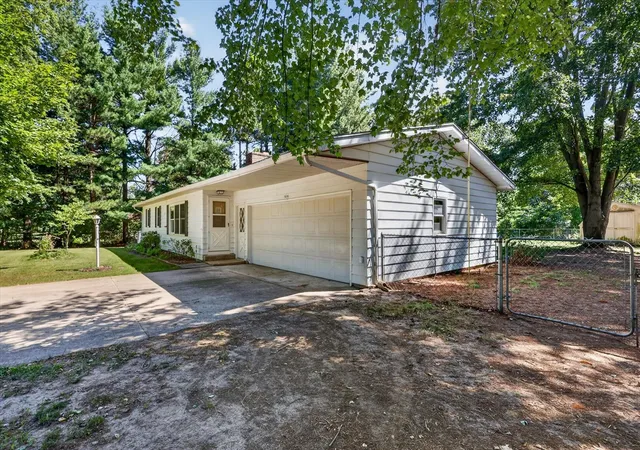 Photo 4 of Single family home for sale at 16103 Null Rd, Three Rivers, MI 49093 | MLS# 70555083 | Listing updated on 2026-09-14
