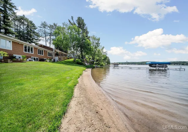 Photo 3 of Single family home for sale at 1125 Owaissa St, Negaunee, MI 49866 | MLS# 50217231 | Listing updated on 2026-08-28