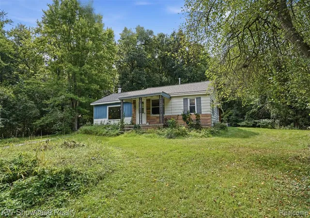 36th image of 60677 9 Mile Rd, South Lyon, MI 48178 9701 | MLS# 61024277