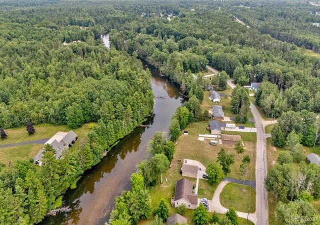 Photo 3 of Single family home for sale at 7618 W Riverview Dr, Manistique, MI 49854 | MLS# 50217868 | Listing updated on 2026-08-08